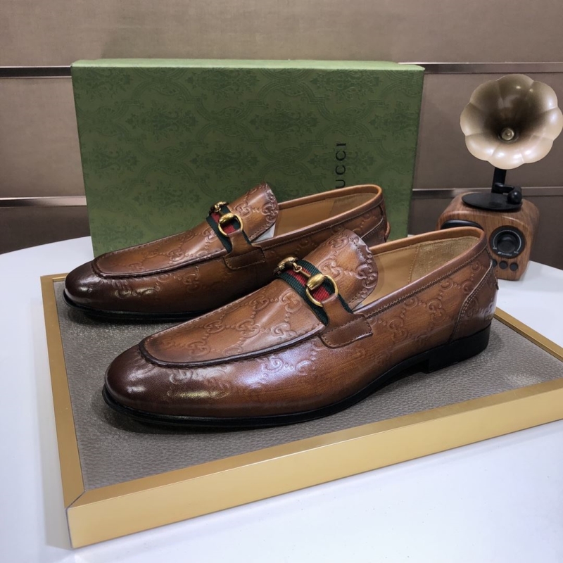 G*u*i leather shoes